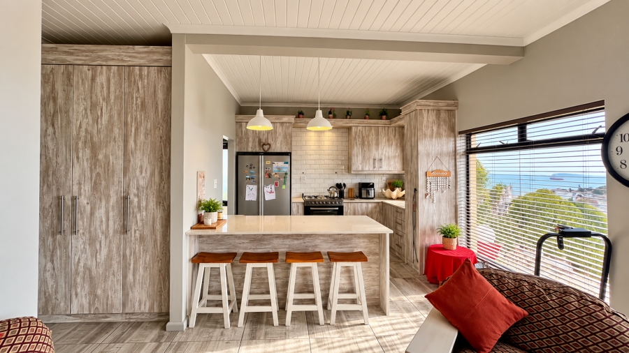 2 Bedroom Property for Sale in Hoogland Western Cape